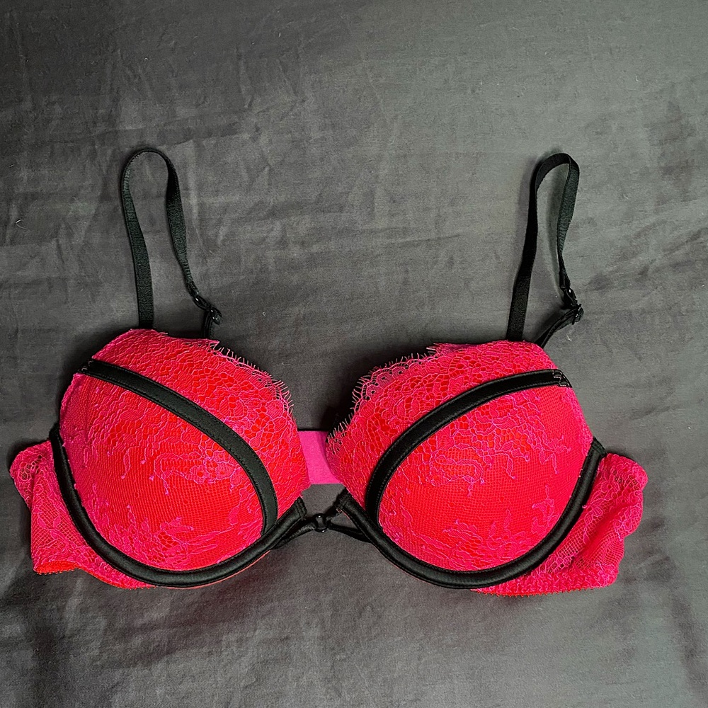 Victoria’s Secret Very Sexy Push-Up Bra Size 34B